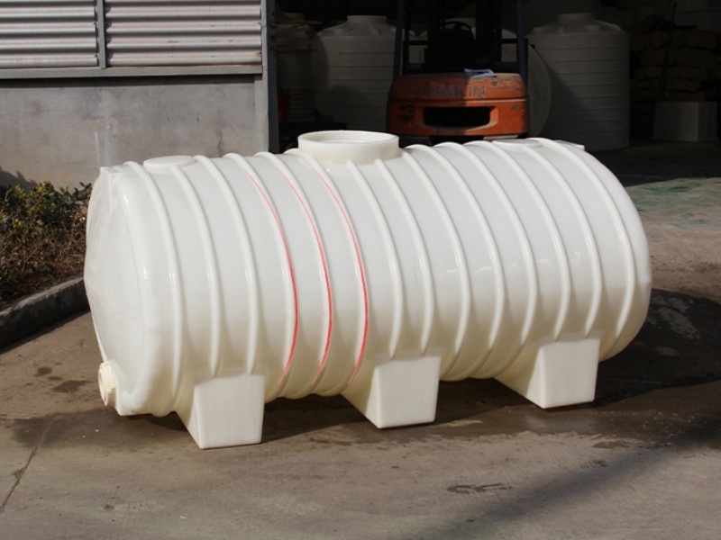 Seamless Ribbed Body Chemical Tanks